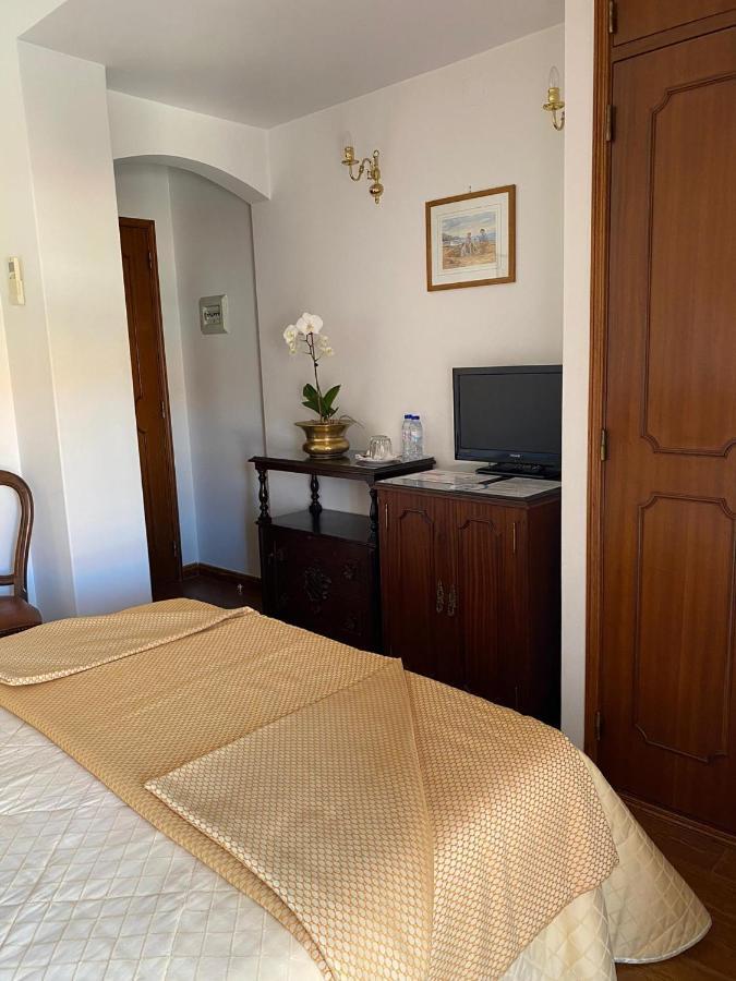 Guest House Toca Dos Grilos เอสตอริล ภายนอก รูปภาพ